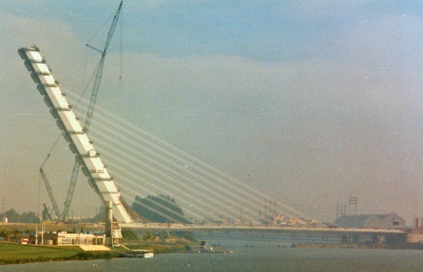Bauarbeiten Alamillobrücke