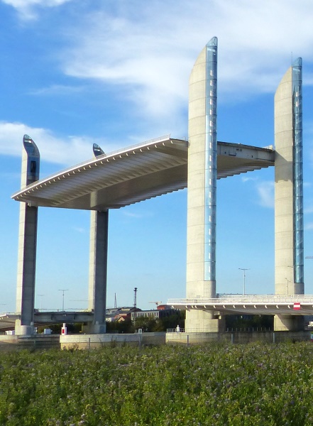 Hubbrücke bei Bordeaux